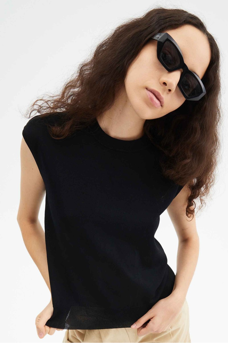 Black Oversized Sleeveless Knit Jumper