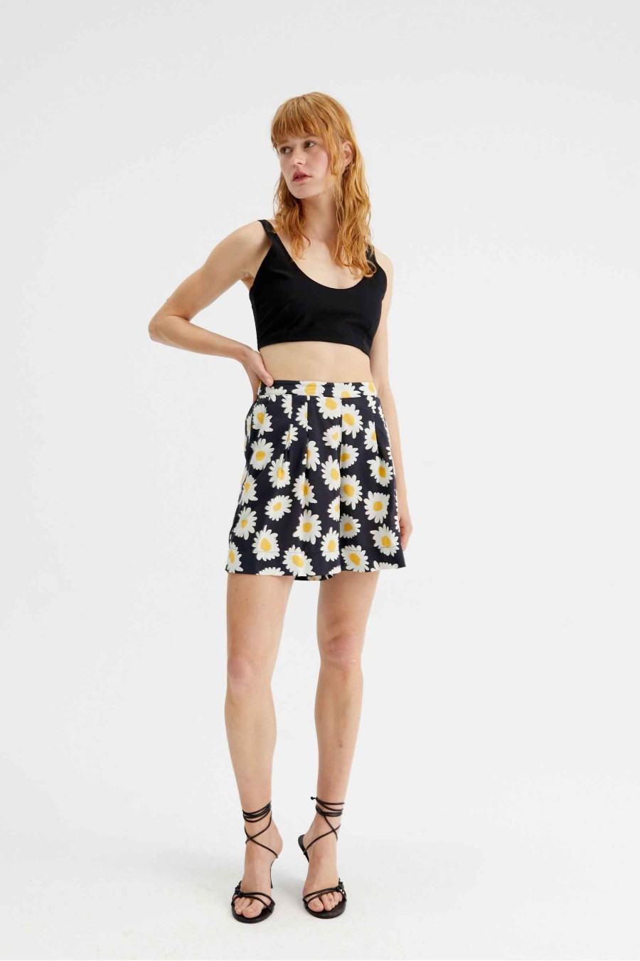 Dahlia Flower Printed Shorts