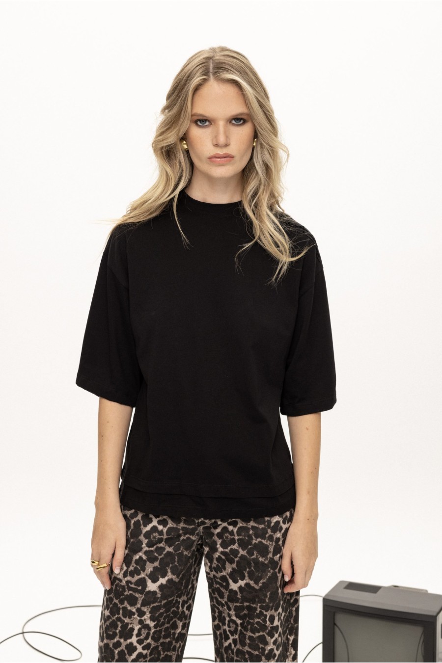 City Roar Black T-Shirt